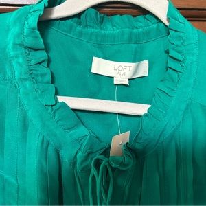 $5 & $10 sale - Loft brand long sleeve size 22 long sleeve blouse/too